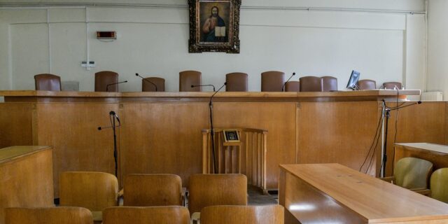 Πάτρα: Αποκλειστική επιμέλεια του παιδιού στον πατέρα