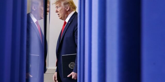 Κορονοϊός: Ο Τραμπ διατάζει αυτοκινητοβιομηχανία να κατασκευάσει αναπνευστήρες