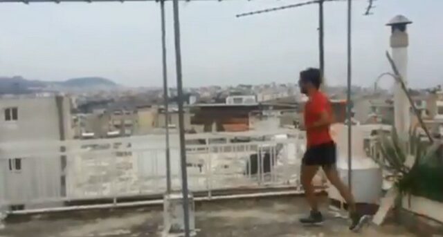 Κορονοϊός: Ημιμαραθώνιος στην ταράτσα “μένοντας σπίτι”