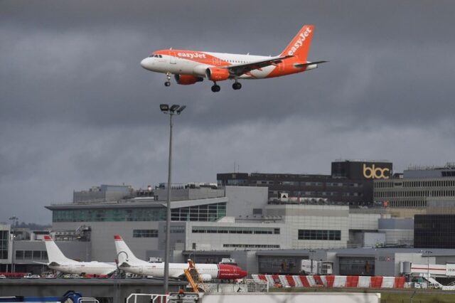 Η eazyJet ανακοίνωσε τη διακοπή των πτήσεων της