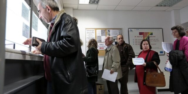 Μεγαλώνουν τα “φέσια” προς την εφορία – Η “ακτινογραφία” του 2022