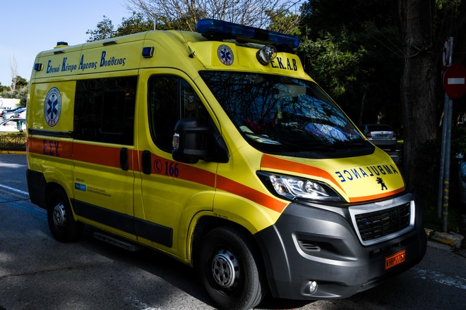 Θεσσαλονίκη: Σύγκρουση δύο ΙΧ με αστικό λεωφορείο – Δύο ελαφρά τραυματίες