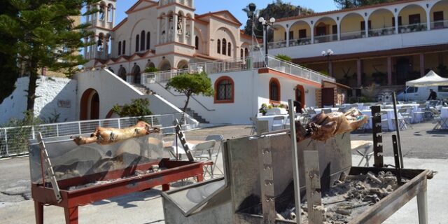 Γολγοθάς χωρίς Πάσχα, λόγω κορονοϊού – Γεωργιάδης: “Η έξοδος φέτος θα απαγορευθεί”