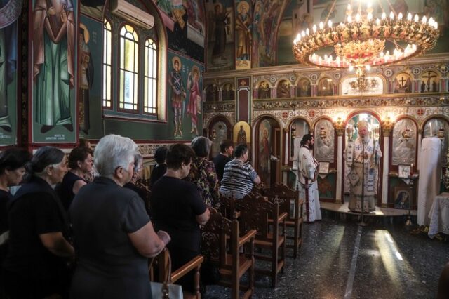 Αντιδράσεις για την απόφαση Μητσοτάκη να κλείσει τις εκκλησίες