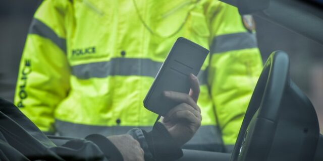 Πρόστιμο 5.000 ευρώ και διώξεις σε 92 πολίτες που έσπασαν την καραντίνα