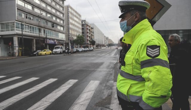 Κορονοϊός: Η Ελλάδα σε απαγόρευση κυκλοφορίας – Με ταυτότητα και “εξοδόχαρτο” η κίνηση των πολιτών