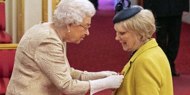 Κορονοϊός: Τρόμαξε μέχρι και η βασίλισσα Ελισάβετ