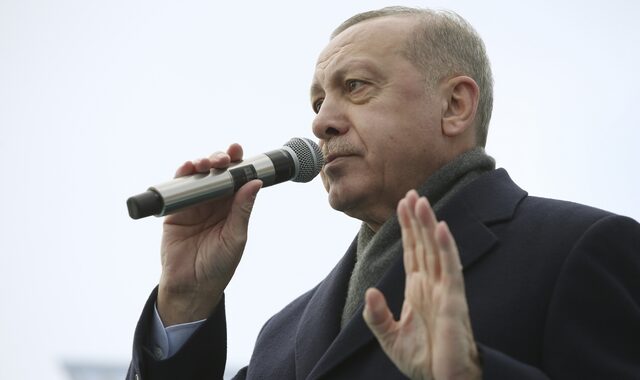 Το ΥΠΕΞ απαντάει στα ψέματα του Ερντογάν: Μη μας κουνάς το δάχτυλο ενώ φτιάχνεις fake news