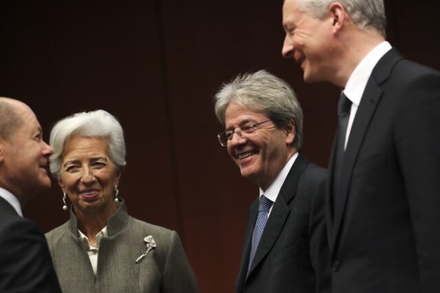 Eurogroup: Αποφασίζει σήμερα για τη δημοσιονομική χαλάρωση