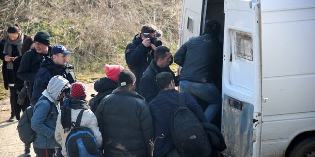 Σε έκτακτη Σύνοδο Κορυφής για το προσφυγικό οδηγείται η ΕΕ- Εμπλοκή της Frontex στον Έβρο ζητά ο Δένδιας από Μπορέλ