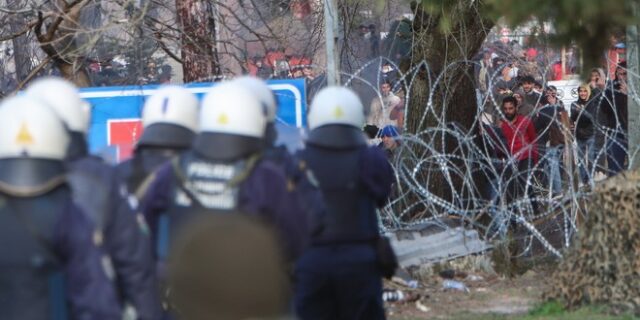 Έβρος: Νέα επεισόδια σε δύο σημεία στον φράχτη