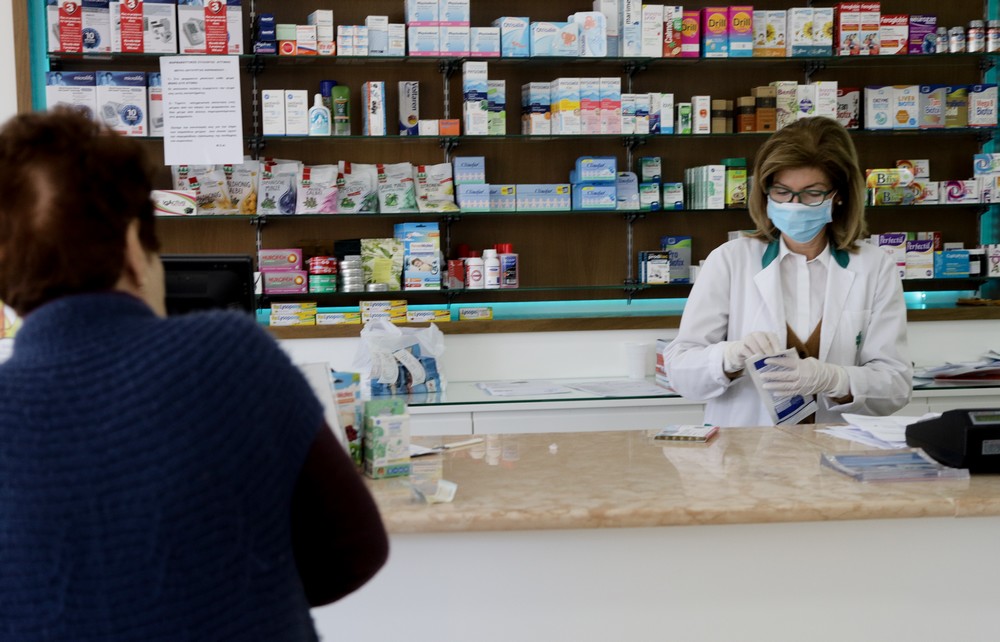 Κορονοϊός: Έντονα προβληματισμένοι οι φαρμακοποιοί για τα self test