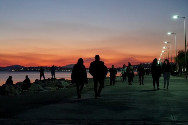 Κορονοϊός: Για απογευματινή βόλτα στον Φλοίσβο οι Αθηναίοι