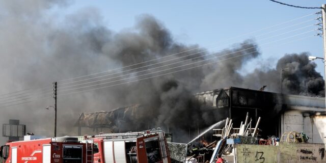 Λάρισα: Μεγάλη Φωτιά σε χώρο ανακύκλωσης