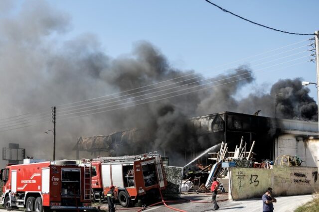 Λάρισα: Μεγάλη Φωτιά σε χώρο ανακύκλωσης