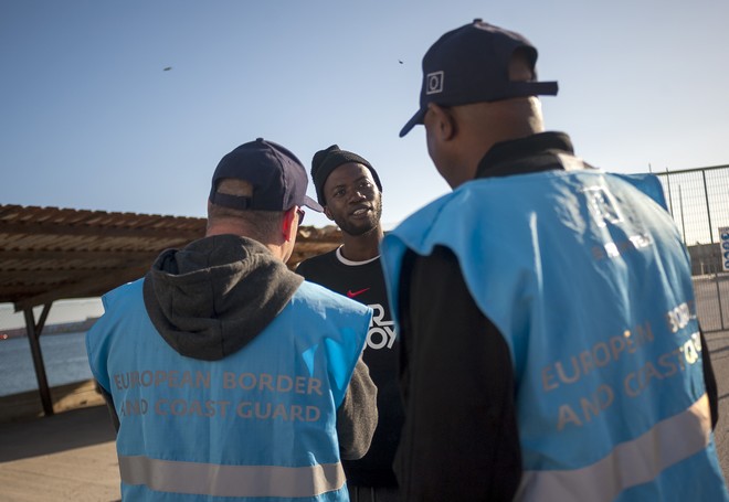 Frontex: Ζητά εξισορρόπηση του σεβασμού των ανθρωπίνων δικαιωμάτων των μεταναστών