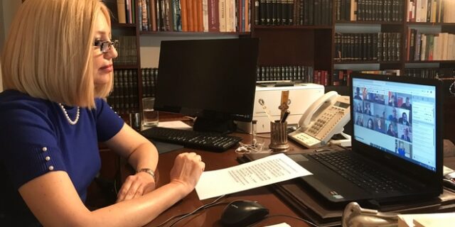 Γεννηματά: Να εκδοθούν κορονο-ομόλογα που θα αποπληρωθούν από τον κοινοτικό προϋπολογισμό