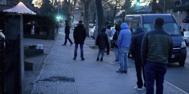 Κορονοϊός – Γερμανία: Το Βερολίνο επιλέγει τη στρατηγική της Νότιας Κορέας