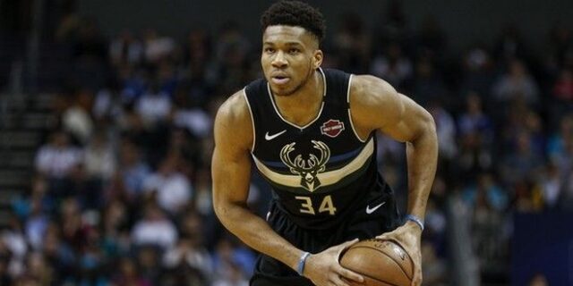 Ο Κασπάροφ τρολάρει Αντετοκούνμπο και του προσφέρει βοήθεια στο σκάκι