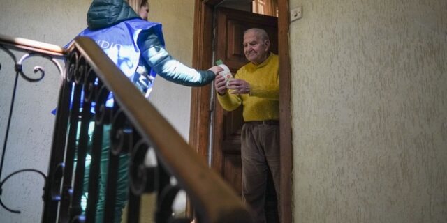 Κορονοϊός: Οι ΗΠΑ προτρέπουν τους ηλικιωμένους να μείνουν στα σπίτια τους
