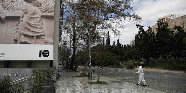 Κορονοϊός: Οι 42 “ελεύθεροι” Έλληνες και η καραντίνα. Τι συμβαίνει με τη νοσηλεία στο σπίτι