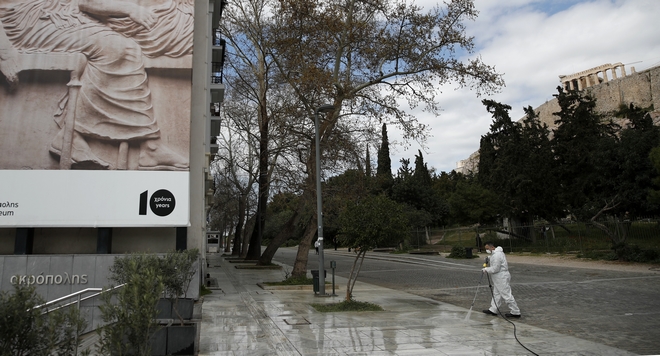 Κορονοϊός: Οι 42 “ελεύθεροι” Έλληνες και η καραντίνα. Τι συμβαίνει με τη νοσηλεία στο σπίτι