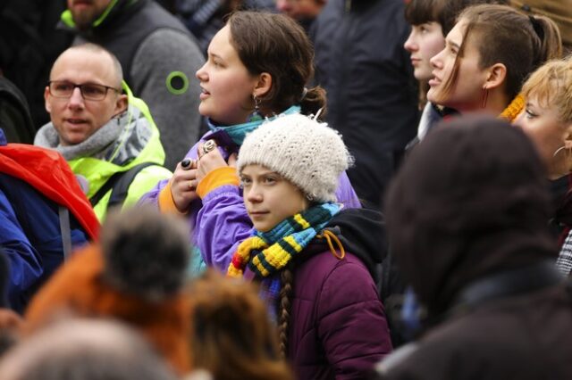 Εκατοντάδες διαδηλωτές στις Βρυξέλλες μαζί με την Γκρέτα Τούνμπεργκ