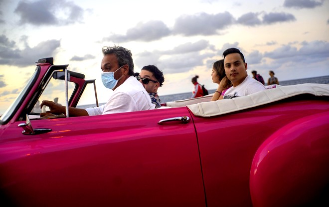 Κούβα: Περήφανη και παράδειγμα προς μίμηση στη μάχη κατά του κορονοϊού