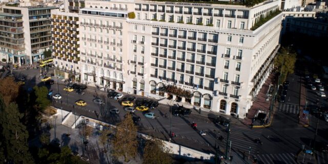 Εξαιρετικός Ιούλιος για τα αθηναϊκά ξενοδοχεία που όμως βρίσκονται πίσω από τον ανταγωνισμό