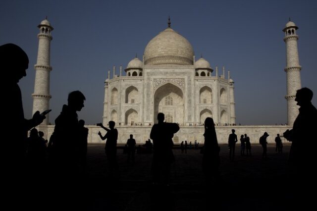 Κορονοϊός: Η Ινδία κλείνει το Ταζ Μαχάλ