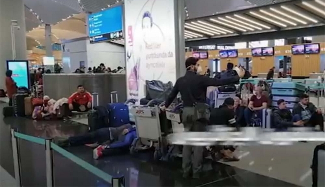 Κορονοϊός: Αποκλεισμένοι στο αεροδρόμιο της Κωνσταντινούπολης