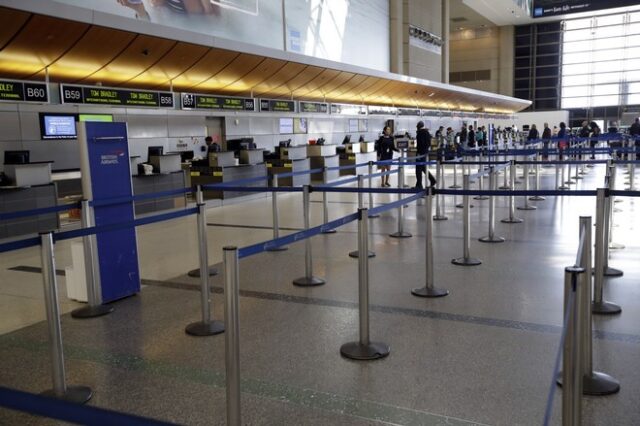 Κορονοϊός: Η Αίγυπτος κλείνει τα αεροδρόμιά της
