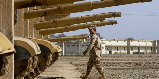 Ιράκ: Δέκα ρουκέτες έπεσαν σε μια βάση που στεγάζει Αμερικανούς στρατιώτες