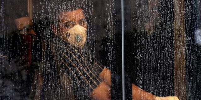 Ιταλία: Πιθανή λήψη νέων μέτρων μετά τα Χριστούγεννα