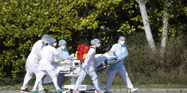Κορονοϊός: Η Ιταλία διακρίνει “ένα φως στην άκρη του τούνελ”