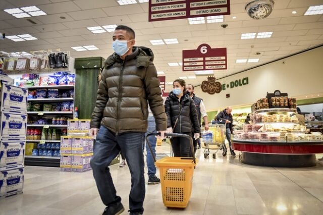 Κορονοϊός: Πανικός στην Ιταλία και επιδρομή στα σούπερ μάρκετ