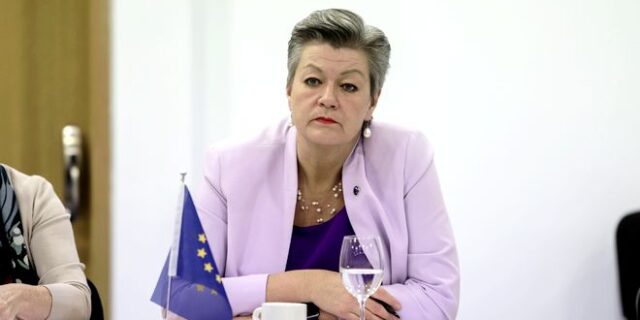 Επίτροπος Γιόχανσον: Μετά το Πάσχα η πρόταση της Κομισιόν για κοινό σύστημα μετανάστευσης και ασύλου