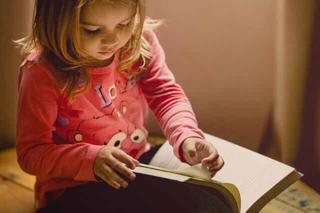 Κορονοϊός: 10 προτάσεις για να περάσετε δημιουργικά τον χρόνο σας στο σπίτι με τα παιδιά σας