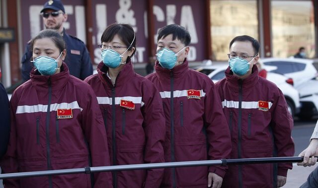 Κορονοϊός – Κίνα: Tα εισαγόμενα κρούσματα αυξάνουν τον κίνδυνο για νέο κύκλο μολύνσεων