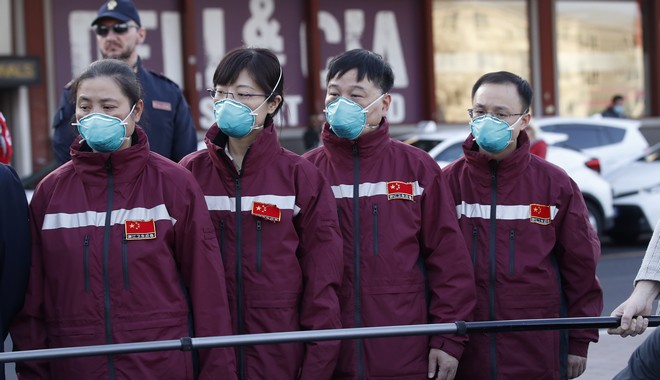 Κορονοϊός – Κίνα: Tα εισαγόμενα κρούσματα αυξάνουν τον κίνδυνο για νέο κύκλο μολύνσεων
