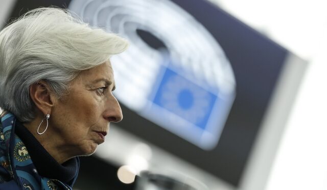 ΕΚΤ: Πρόσθετα μέτρα ρευστότητας καθώς η ύφεση στην ευρωζώνη θα φθάσει το 12%