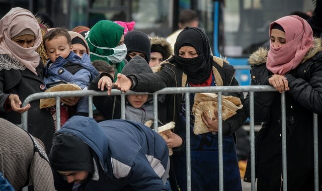 Τα κενά στην τροπολογία για το μεταναστευτικό – Στον “αέρα” χιλιάδες πρόσφυγες