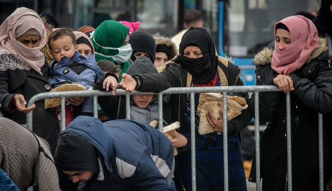 Τα κενά στην τροπολογία για το μεταναστευτικό – Στον “αέρα” χιλιάδες πρόσφυγες