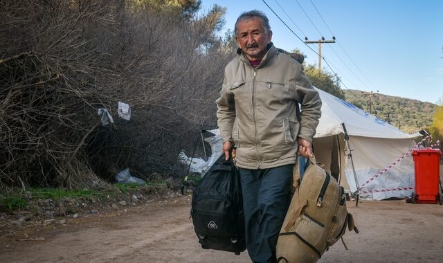 Λέσβος: Εν πλω αρματαγωγό για τη διαμονή μεταναστών