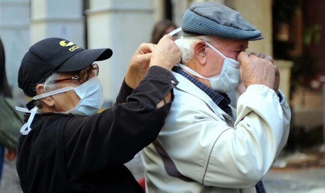 Κορονοϊός: Απειλεί ηλικιωμένους, αλλά και 50αρηδες