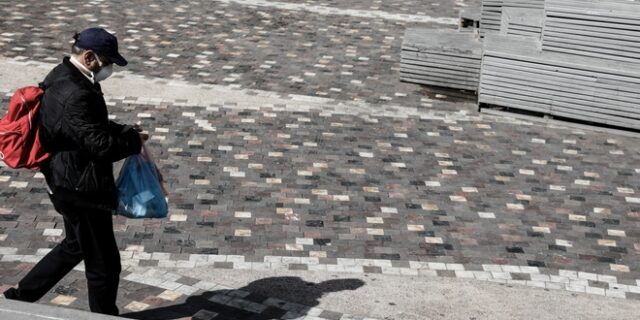 Πάνω από 40 παραβάτες των μέτρων κατά του κορονοϊού σε όλη την Ελλάδα