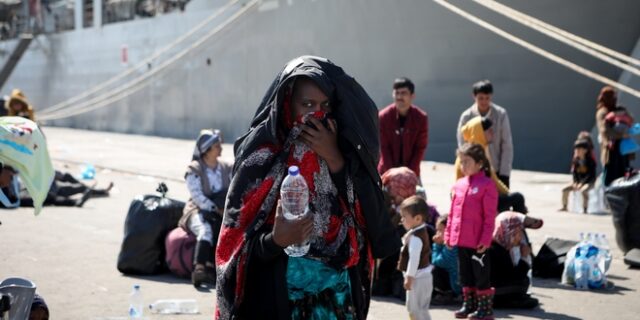 Σε παλιό ξενοδοχείο της Κέας προσωρινά 193 μετανάστες και πρόσφυγες