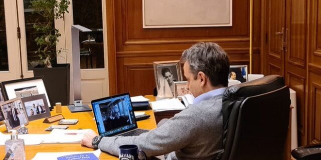 Κορονοϊός: Tweet πρωθυπουργού για συνομιλία με Ν. Χρηστάκη