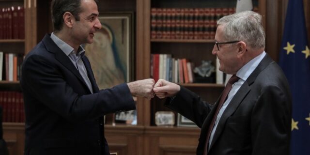 Συνάντηση Μητσοτάκη – Ρέγκλινγκ στο Μέγαρο Μαξίμου