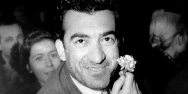 Νίκος Μπελογιάννης: “Με ένα γαρύφαλλο ξεκλείδωσε όλη την αθανασία”